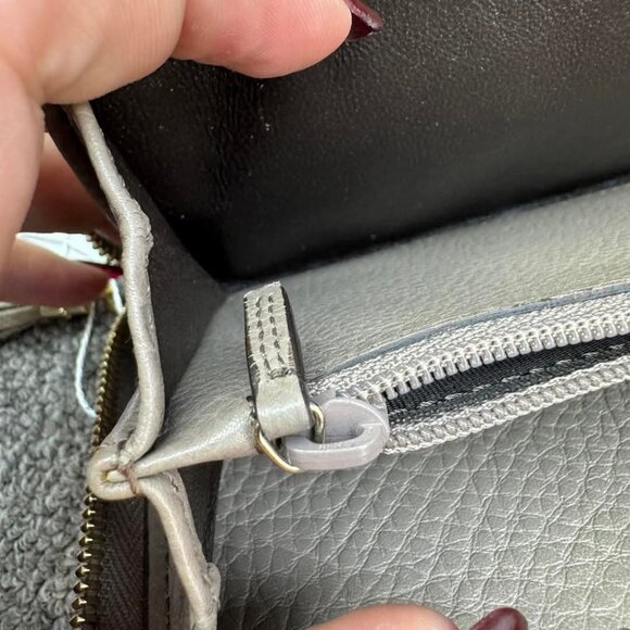 Gucci Zippy Leather Wallet 220-012225 - Picture 9 of 9